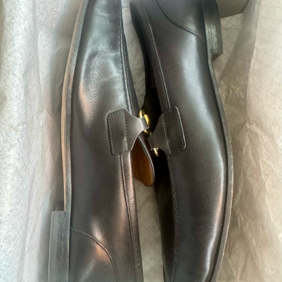 Gucci Jordaan Leather Loafers in Black w/ Gold Horsebits - Picture 11 of 13